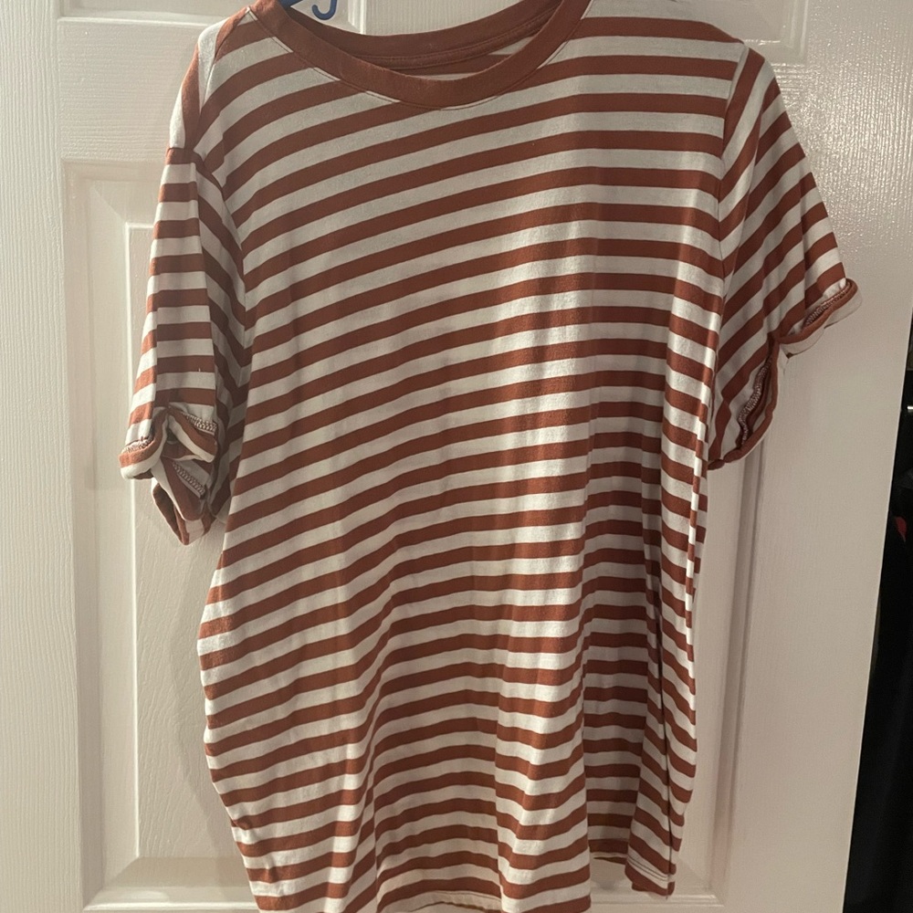 Brown and white striped tee